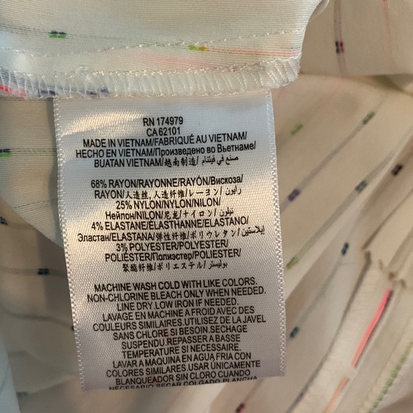 BCBGeneration white mini skirt with neon stripes - Picture 4 of 8